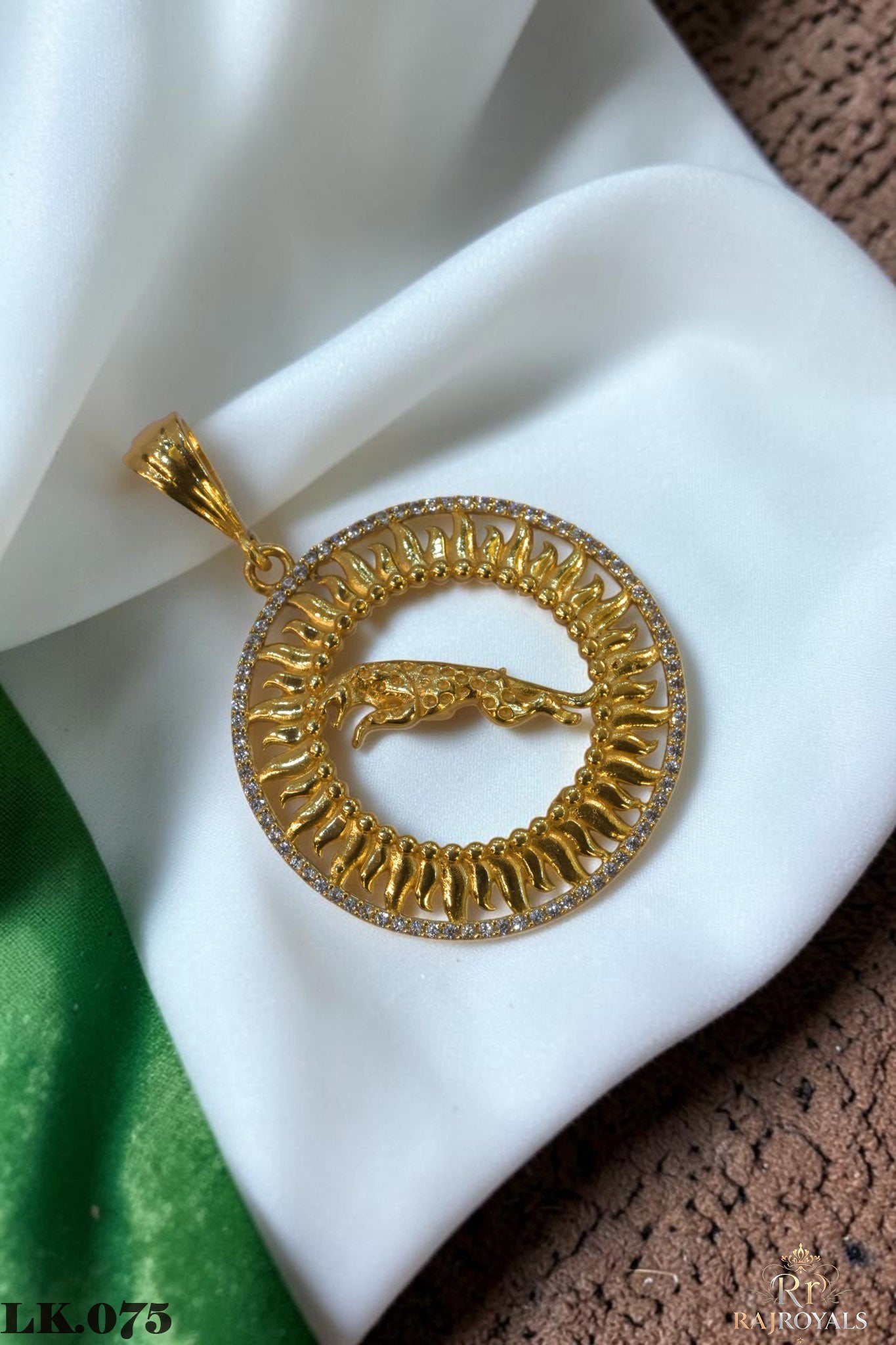 Superior Diamond jaguar logo for Men LK.75