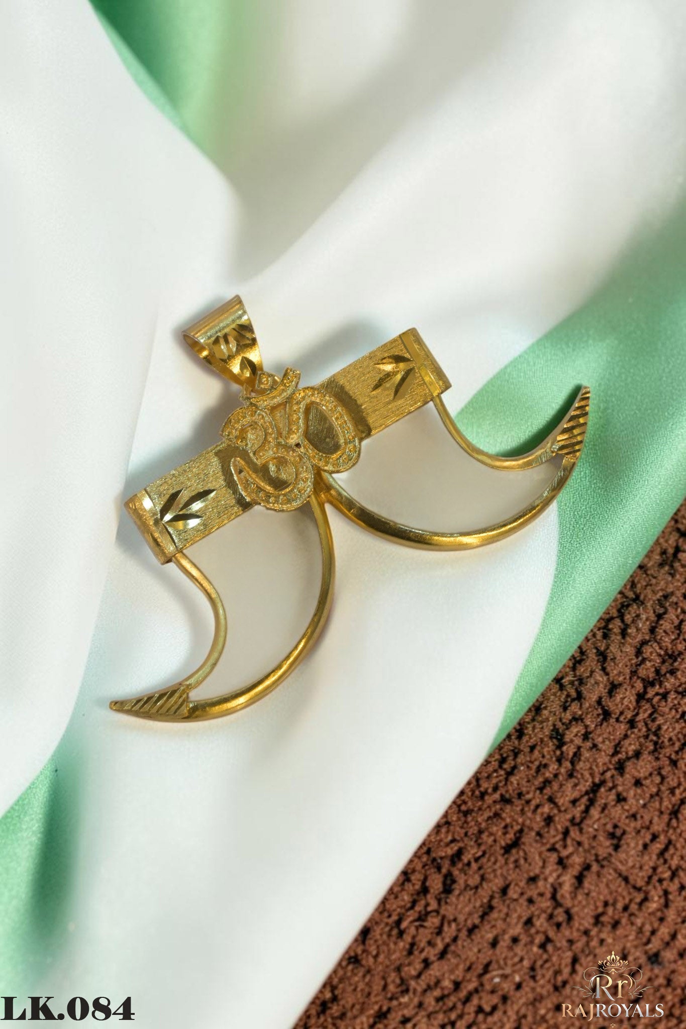 OM HighGold Pleted Artificial Nail Pendant LK.084