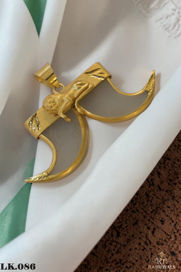LION HighGold Pleted Artificial Nail Pendant LK.086