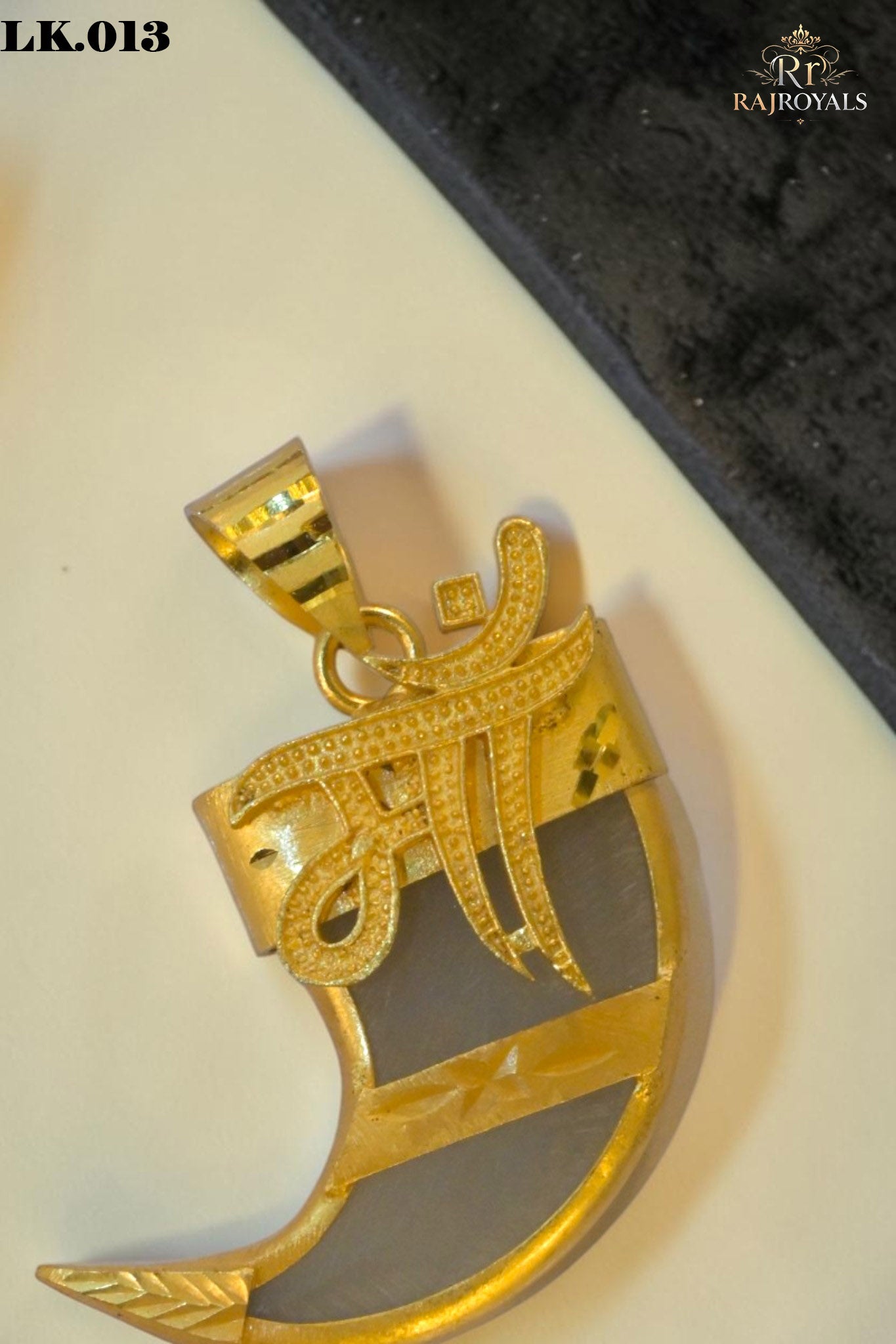 Simply Artificial Design Nail Pendant LK.013