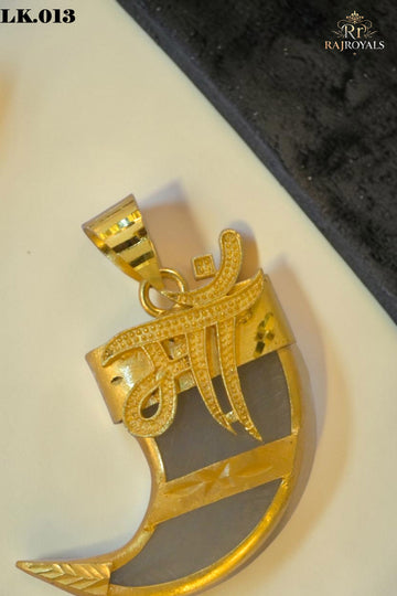 Simply Artificial Design Nail Pendant LK.013