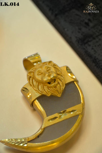 Simply Artificial Design Nail Pendant LK.014