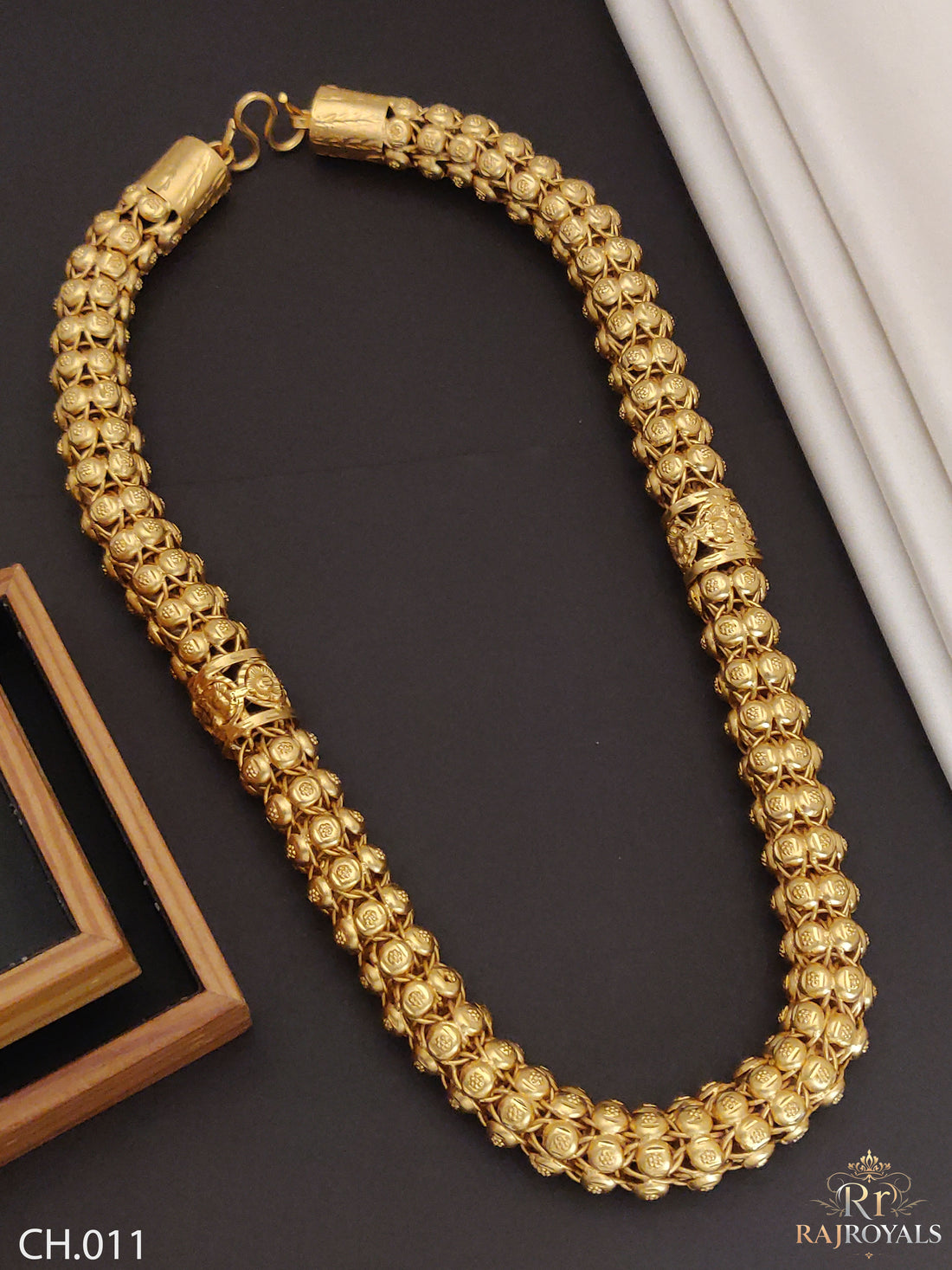 Luxurious Reflect Big Gold Plated Chain For Men's CH.011