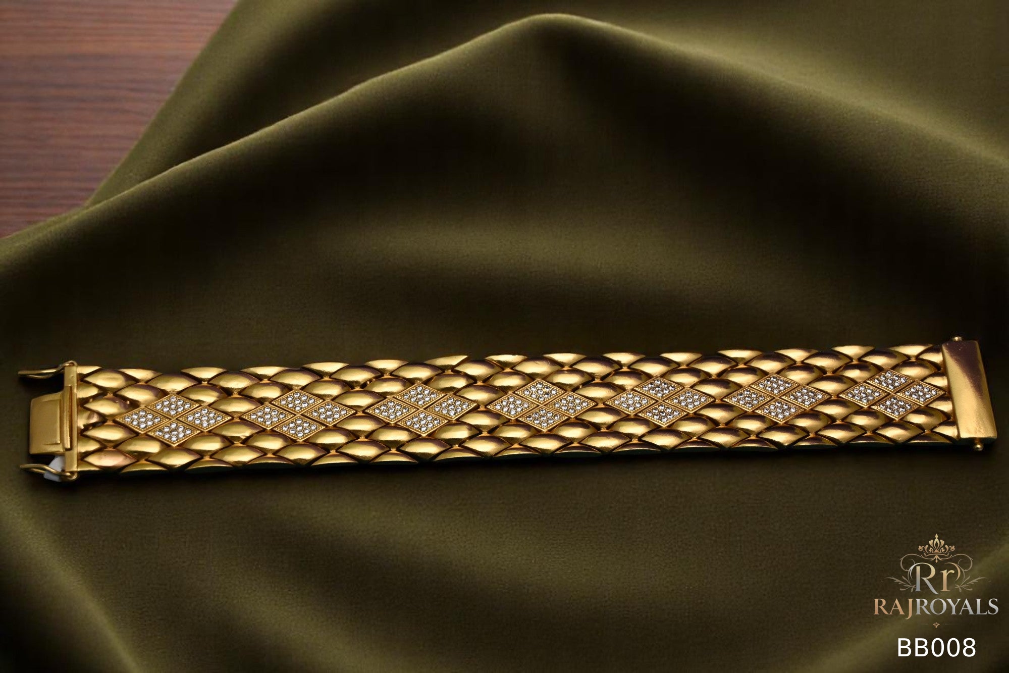 Gold plated kaju katli stons with stylish design for men's Bracelete BB008